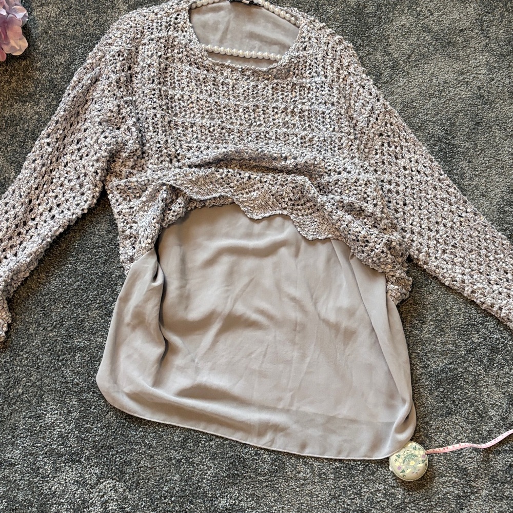 Ladies silver dressy Sweater. Sz L - Picture 7 of 12